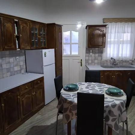 Kisiris House Villa *