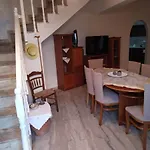 Kisiris House