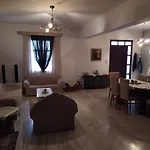Kisiris House