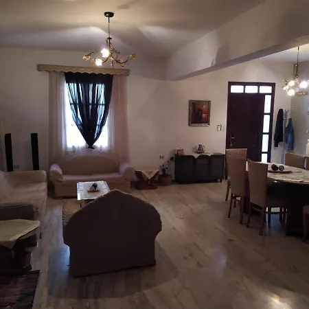 Kisiris House